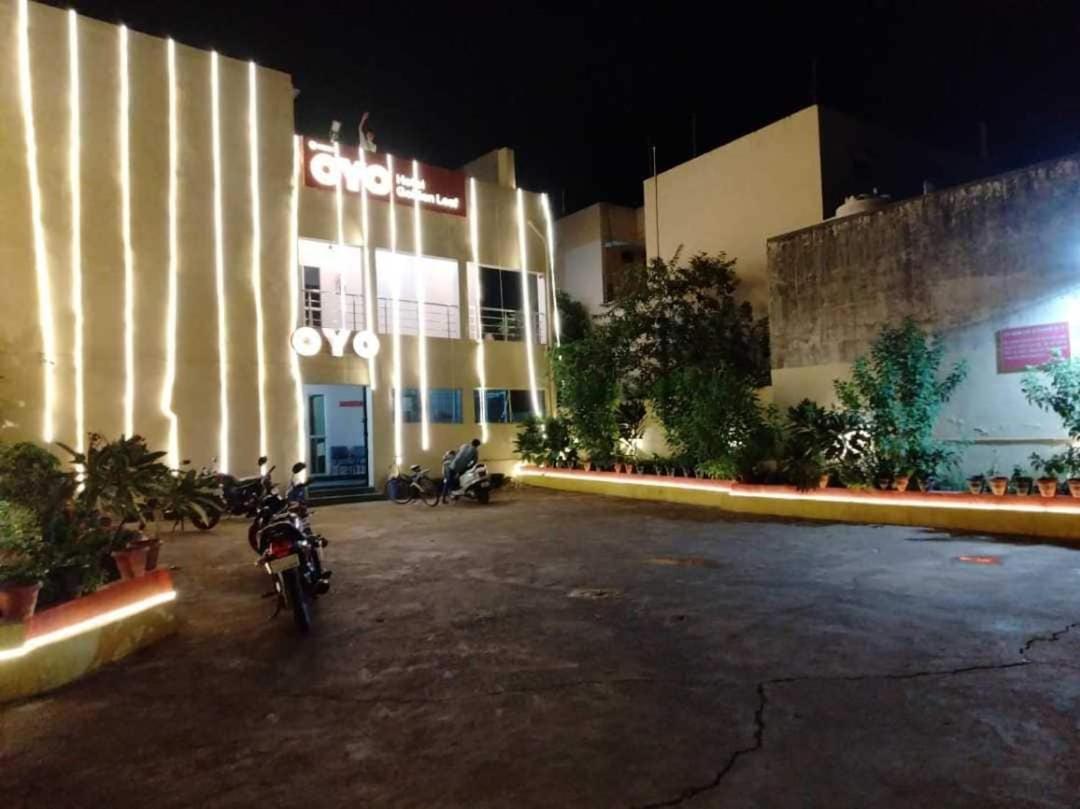 Flagship Hotel Golden Leaf Bilāspur Esterno foto